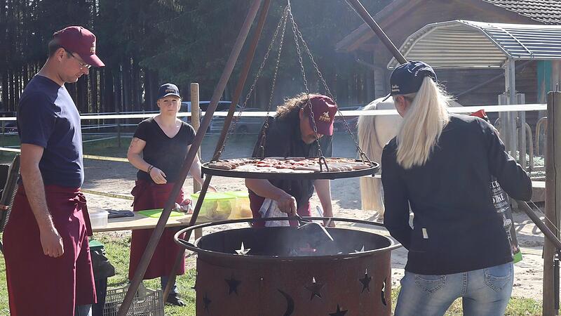Die ersten Bewohner sind mit einem Willkommensfest begrüßt worden.