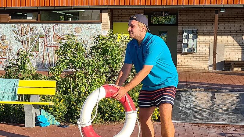 Kontakt mit Menschen: Das war Max Hofmann bei der Berufswahl wichtig. Als Bademeister im Ebsermare hat er seine Berufung gefunden.Forchheim & Fr&auml;nkische Schweiz