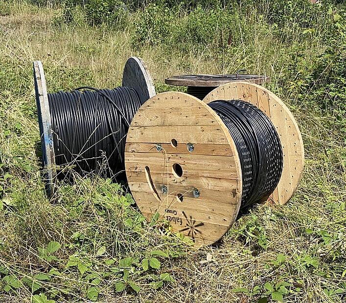 Solche Holzkabeltrommeln mit Kupferkabeln wurden in Ludwigsstadt gestohlen.