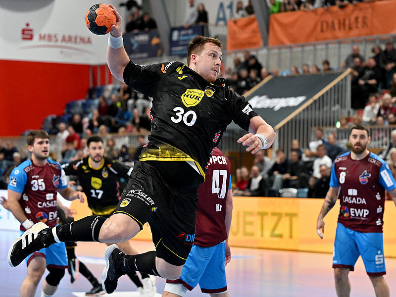 HSC-Kreisläufer Nils Röller überragte mit neun Toren in Potsdam.