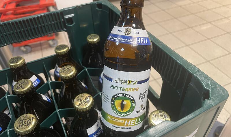 Um dem HEC H&ouml;chstadt in seiner finanziell schwierigen Lage zu helfen, verkaufen die Brauerei Loscher und die Rewe-Zwingel-M&auml;rkte ein Retterbier. Die Erl&ouml;se der Spendenaktion gehen zu 100 Prozent an den Eishockeyverein.