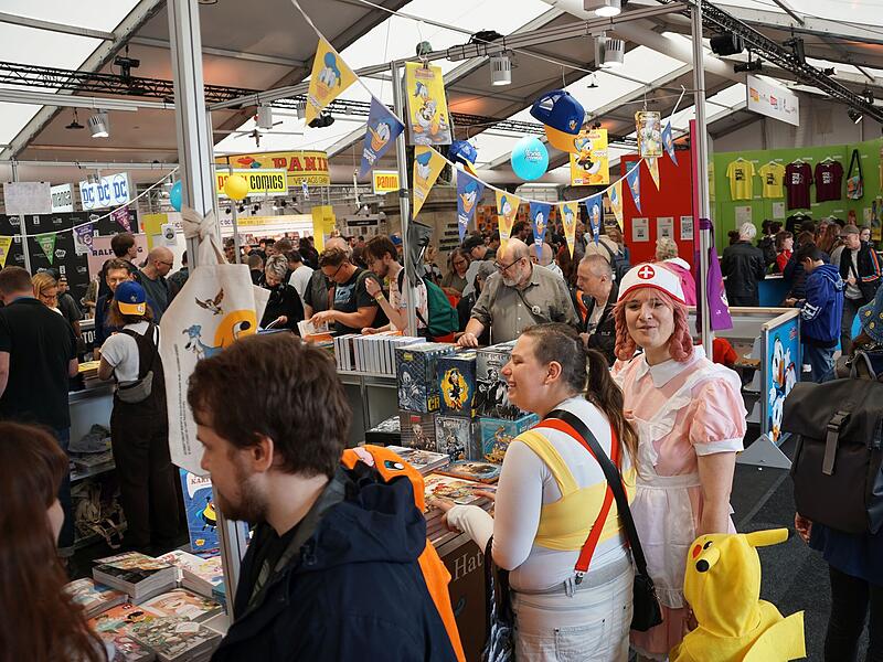 Beim Comic-Salon in Erlangen zeigen Comic-Zeichner aus dem deutschprachigen Raum ihre Werke. Beim Comic-Salon in Erlangen zeigen Comic-Zeichner aus dem deutschprachigen Raum ihre Werke.
