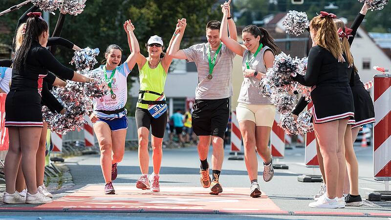 Viele Läufer werden wieder beim Marathon an den Start gehen. Der Lauf ist allerdings nur einer der Höhepunkte zum Jubiläumsfest in Ebermannstadt.Forchheim & Fränkische Schweiz Viele Läufer werden wieder beim Marathon an den Start gehen. Der Lauf ist allerdings nur einer der Höhepunkte zum Jubiläumsfest in Ebermannstadt.Forchheim & Fränkische Schweiz