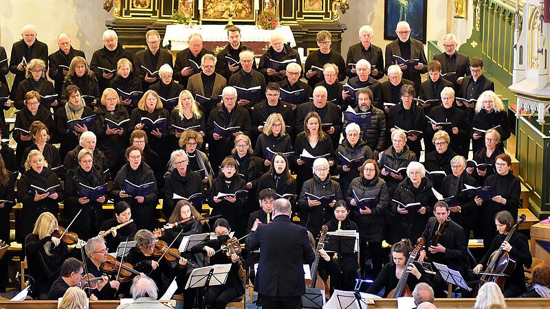 Die Markus-Passion von Johann Sebastian Bach haben die Kulmbacher Kantorei und das Göttinger Barockorchester in der Petri-Kirche aufgeführt.
