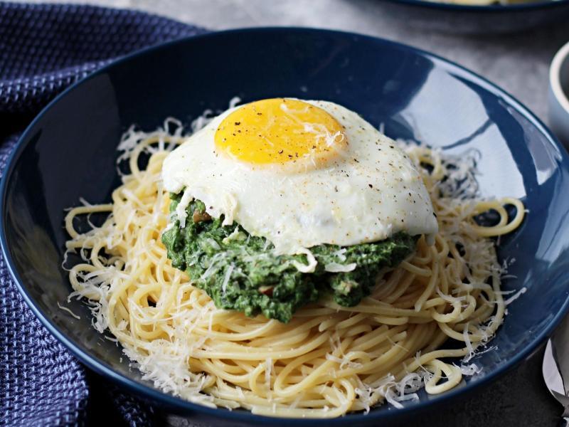 Nudeln mit Spinat-Ricottaso&szlig;e