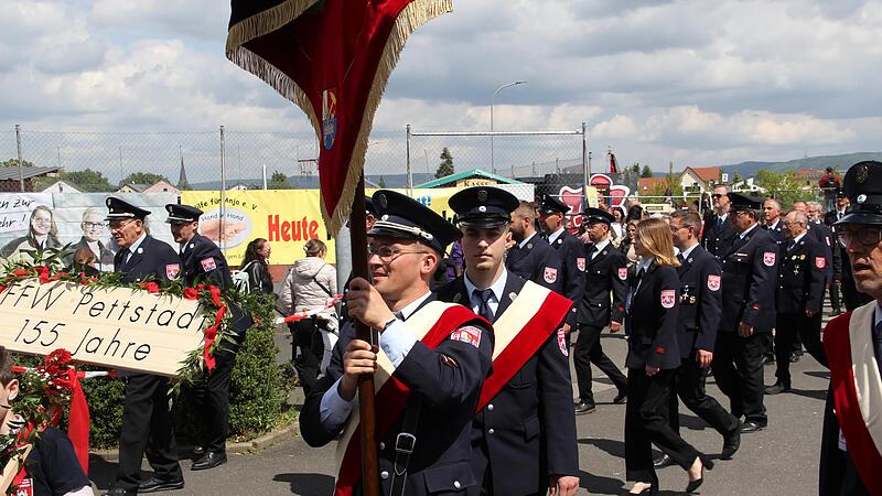 Ein großer Festzug ist der Höhepunkt des festlichen Wochenendes gewesen.