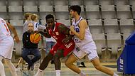 Mohamed Sillah (links) im Duell gegen den Coburger Leon Bulic .
