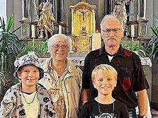 Jüngste und älteste Teilnehmer (vorne von links): Linus Reuss, Luca Schott, (hinten von links) Irene Pfrang, Manfred Stenke.
