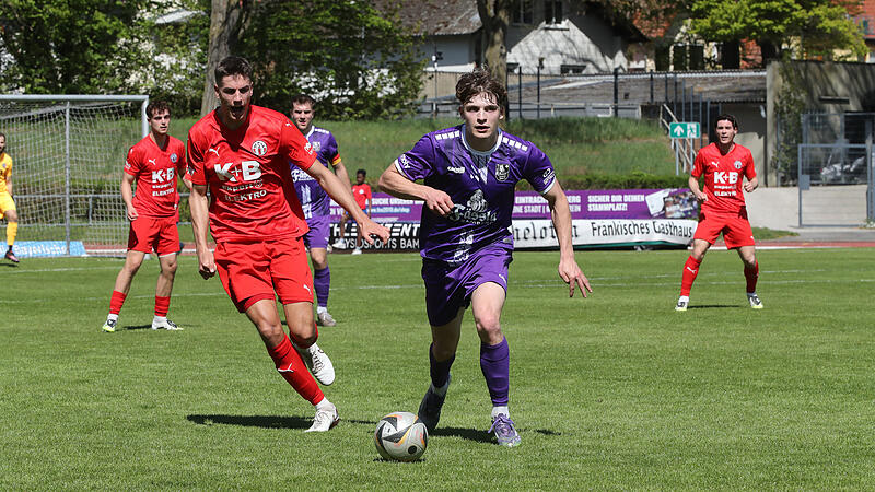 Paul Krau&szlig;old (rechts) besorgte die schmeichelhafte Bamberger Halbzeitf&uuml;hrung, Lucas Chrubasik lie&szlig; Cham sogar am Ausw&auml;rtssieg schnuppern.