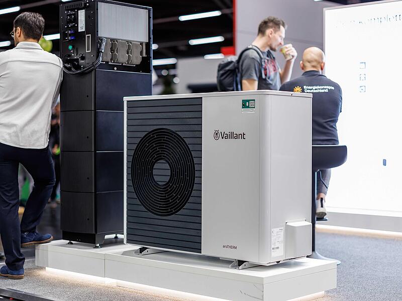 Fragen rund um die Energiewende werden in Halle 4 bei der Enbau der Consumenta 2024 in Nürnberg beantwortet. Fragen rund um die Energiewenden werden in Halle 4 bei der Enbau der Consumenta 2024 in Nürnberg beantwortet.