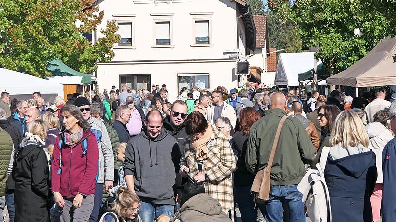 Zwischen 5000 und 6000 Besucher kamen zum Bauernmarkt. Zwischen 5000 und 6000 Besucher kamen zum Bauernmarkt.