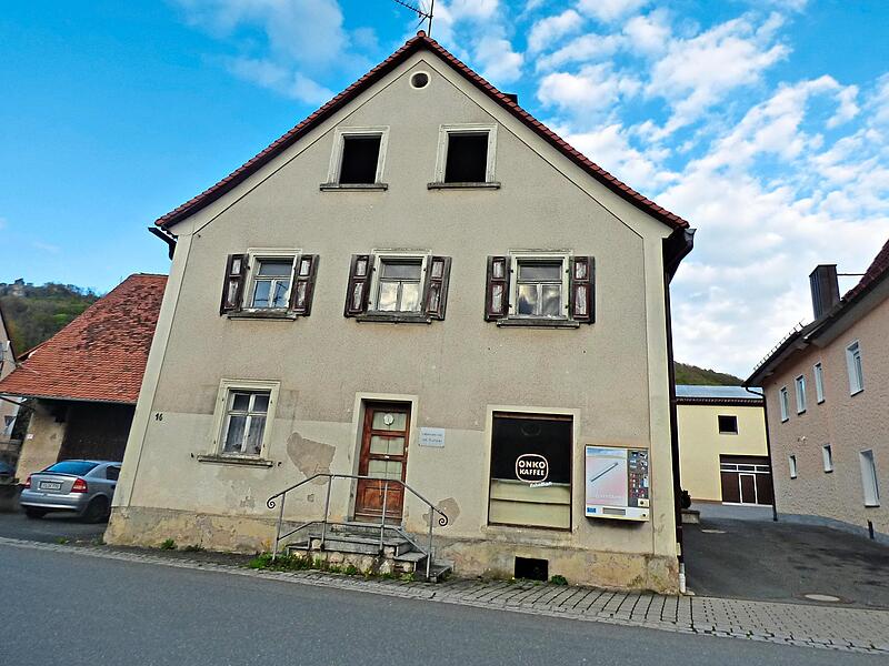 Eine Studie soll klären, was aus dem Krämershaus in der Dorfstraße in Leutenbach werden soll.Thomas Weichert Eine Studie soll klären, was aus dem Krämershaus in der Dorfstraße in Leutenbach werden soll.Thomas Weichert