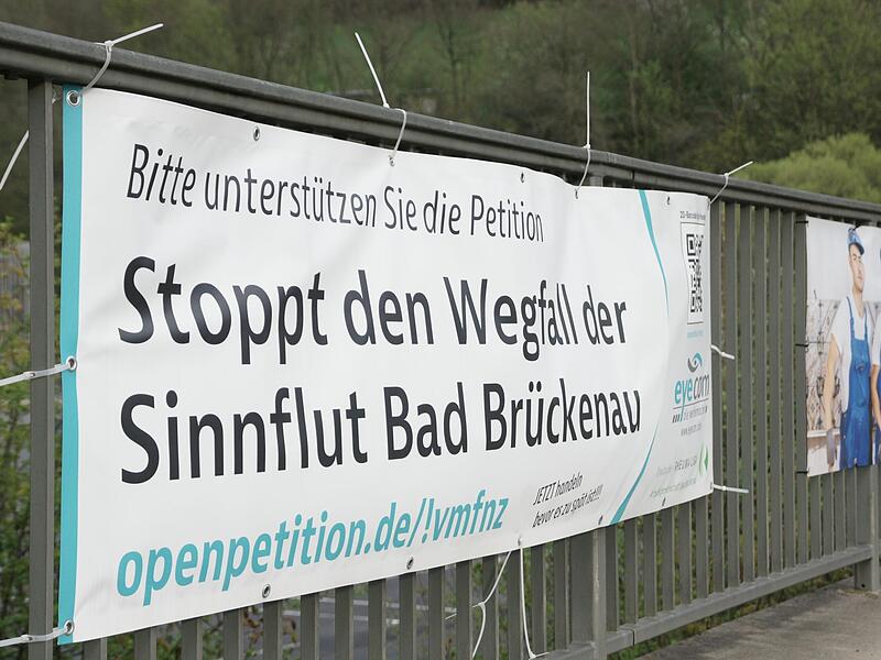 Im Sommer r&uuml;hrte sich Widerstand gegen die Schlie&szlig;ung der Therme Sinnflut. Ein B&uuml;rgerverein gr&uuml;ndetet sich.