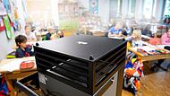 Jedes Klassenzimmer im Landkreis soll so schnell wie möglich mit Luftfiltern ausgestattet werden. Das beschloss nun der Kreistag und beauftragte die Verwaltung mit der Beschaffung.