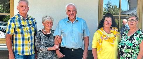 von links: Siegfried Dill, Inge Leimeister, Markus Schaupp, Helga Wagner, Ute Merz.Doris Grundmann-Kleinhenz von links: Siegfried Dill, Inge Leimeister, Markus Schaupp, Helga Wagner, Ute Merz.Doris Grundmann-Kleinhenz