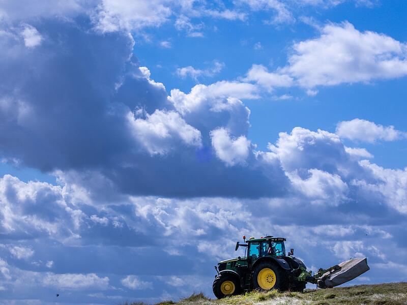 Feldarbeiten bei trockenem Wetter
