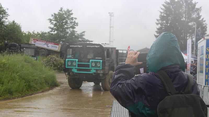 Am Anfang war der gro&szlig;e Regen bei der &bdquo;Abenteuer & Allrad&ldquo; 2024 in Bad Kissingen.