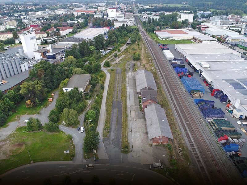 Der ehemalige G&uuml;terbahnhof ist in Kulmbach dem Campus-Neubau schon gewichen.