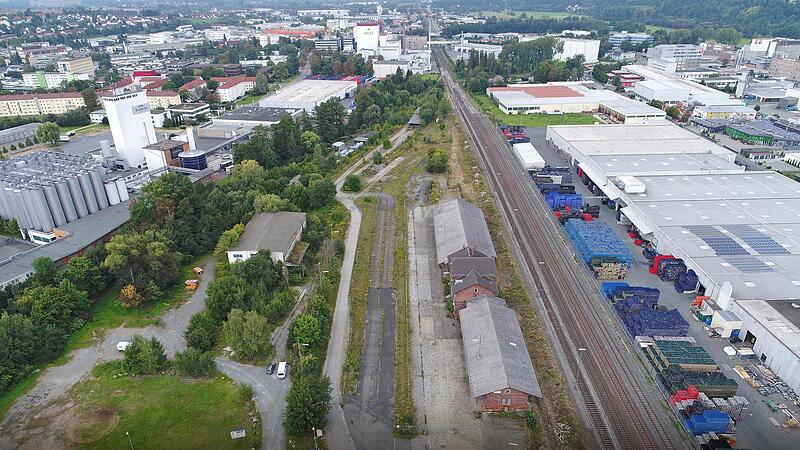 Der ehemalige Güterbahnhof ist in Kulmbach dem Campus-Neubau schon gewichen. Jetzt versucht Landtagsabgeordneter Rainer Ludwig den Erwerb von Bahnflächen zu erleichtern.