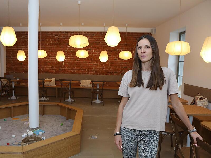 &bdquo;Die Menschen in Forchheim sind wirklich froh, dass in der Stadt jetzt sp&uuml;rbar mehr los ist&ldquo;, sagt die neue Caf&eacute;besitzerin Nicole Spiga.Forchheim & Fr&auml;nkische Schweiz