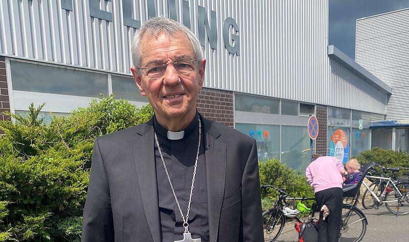 Ex-Erzbischof Ludwig Schick bei der Anmeldung zum Weltkulturerbelauf Weltkulturerbelauf 2023 Bamberg