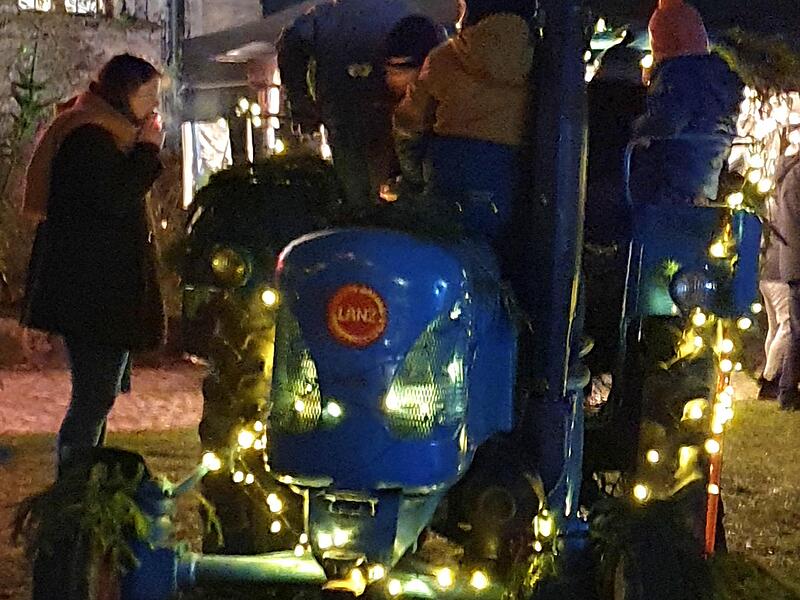 Der geschmückte Traktor Der geschmückte Traktor