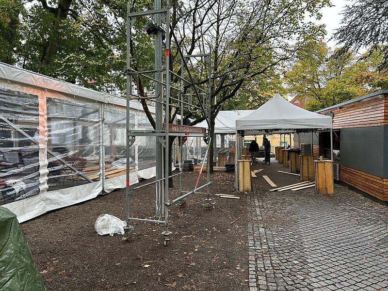 Josiashütte Coburg Auch in den kommenden Wintermonaten gibt es in Coburgs größtem Biergarten, dem "Josiasgarten", wieder einen Hüttenbetrieb.
