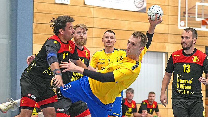 Neuzugang HG Kunstadt Einen guten Eindruck im Kunstadter Trikot hat Neuzugang Joschka Eith (am Ball) bisher hinterlassen. Doch auch er wird sich am Sonntag gegen den TV Gefrees strecken müssen, damit die HGK möglichst schnell den Weg aus dem Tabellenkeller der Bezirksoberliga findet.