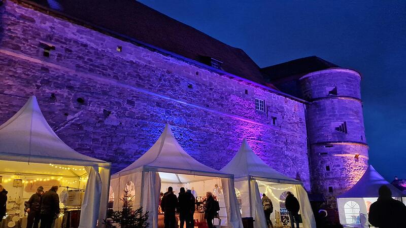 Die Festung Rosenberg erstrahlt bei der Festungsweihnacht in besonderem Glanz.Kronacher Festungsweihnacht 2023