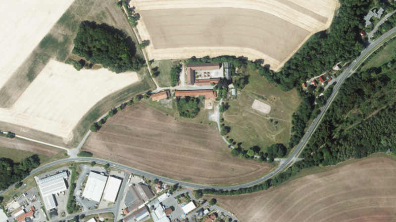 Die Ernstfarm aus der Vogelperspektive.