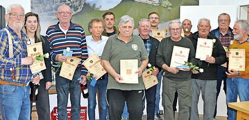 Langj&auml;hrige Mitglieder wurden beim Fischereiverein geehrt.