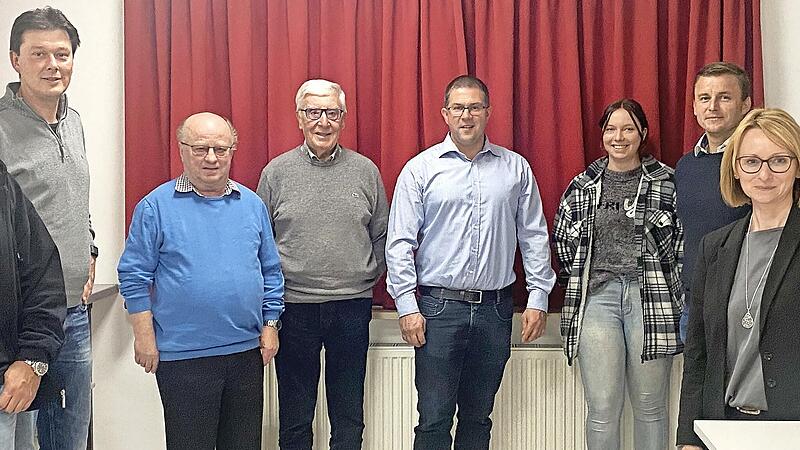 Der Vorstand des OGV Pressig (von links): Erik Glatzer, Alexander Bauer, Rudi Räder, Ottmar Gerber, Chantal Szymala, Bürgermeister und Beisitzer Stefan Heinlein, Manja Bauer und Nicole Szymala