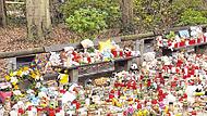Trauer und Anteilnahme der Bürgerinnen und Bürger sind weiterhin groß nach der Messerattacke von Aschaffenburg.