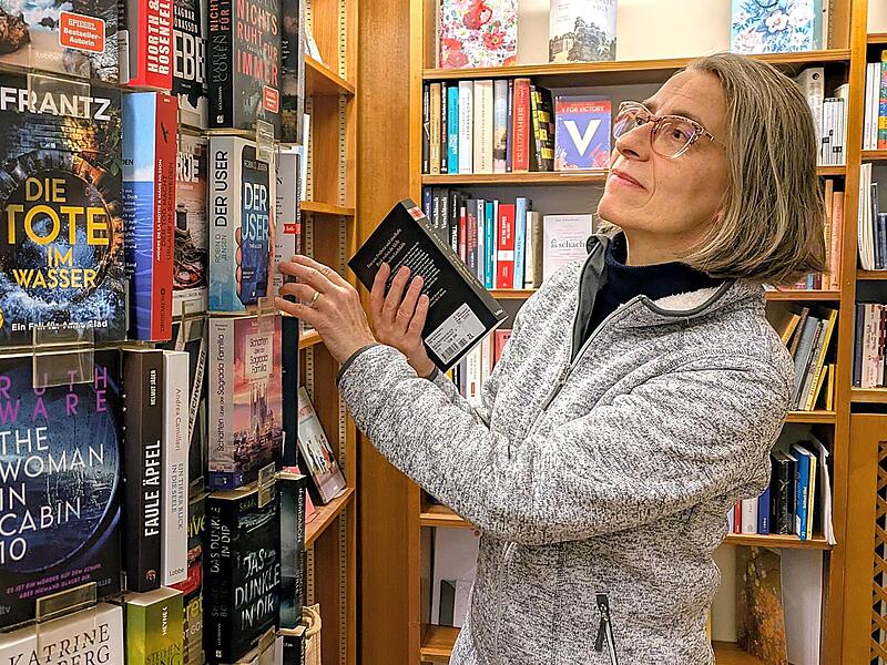 Seit 42 Jahren arbeitet Buchh&auml;ndlerin Sylvia Schottdorf-R&ouml;ttinger &ndash; ab 1994 gemeinsam mit Petra Reinisch &ndash; in Bad Kissingens &auml;ltester Buchhandlung.