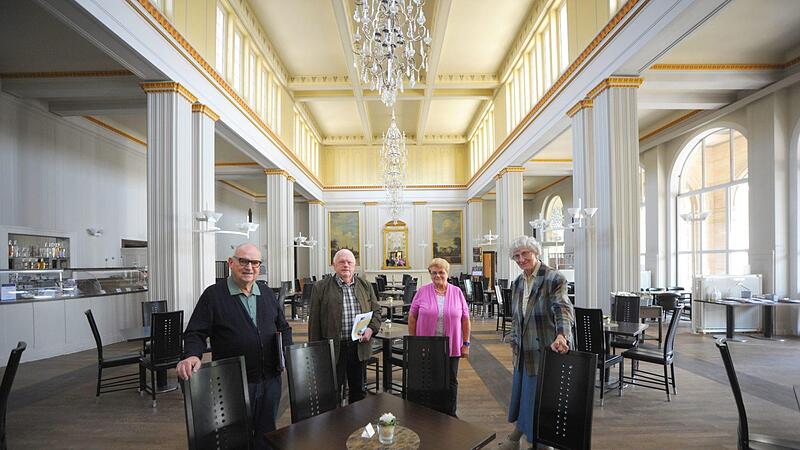 Der F&ouml;rderverein Kissinger Sommer, im Bild Anton Schick sen., Hans Ulrich Finger, Martha M&uuml;ller und Hilla Sch&uuml;tze, hat nach der Absage des Kissinger Sommers die Initiative ergriffen. Eine Woche nach dem Klavier-Olymp gibt es einen kleinen Kissinger Nachsommer.  Foto: Siegried Farkas