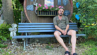Marcel Peter in seinem Garten in HardtForchheim & Fränkische Schweiz Marcel Peter in seinem Garten in HardtForchheim & Fränkische Schweiz