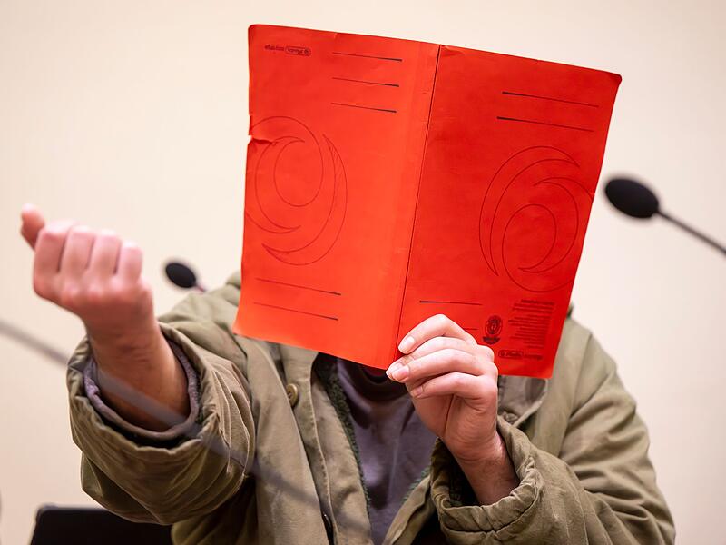 Prozessbeginn wegen Auto-Anschlag auf eine Demonstration