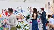 An der Mitmachleinwand konnte jeder Besucher seiner Kreativität freien Lauf lassen. An der Mitmachleinwand konnte jeder Besucher seiner Kreativität freien Lauf lassen.
