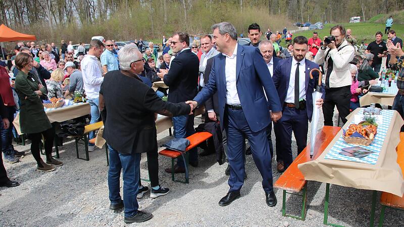 Eindrücke von der Einweihung des Windparks Fuchsstadt. Eindrücke von der Einweihung des Windparks Fuchsstadt.