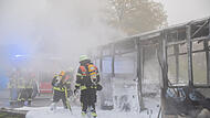 Feuer-Schock auf dem Schulweg: 30 Kinder retten sich aus brennendem Bus