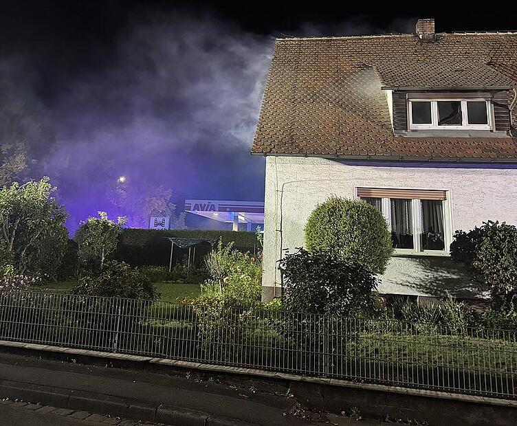 In Effeltrich (Landkreis Forchheim) hat es am Donnerstag gebrannt. Einer 43-j&auml;hrigen Hausbewohnerin wird versuchter Mord in zwei F&auml;llen sowie schwere Brandstiftung vorgeworfen.