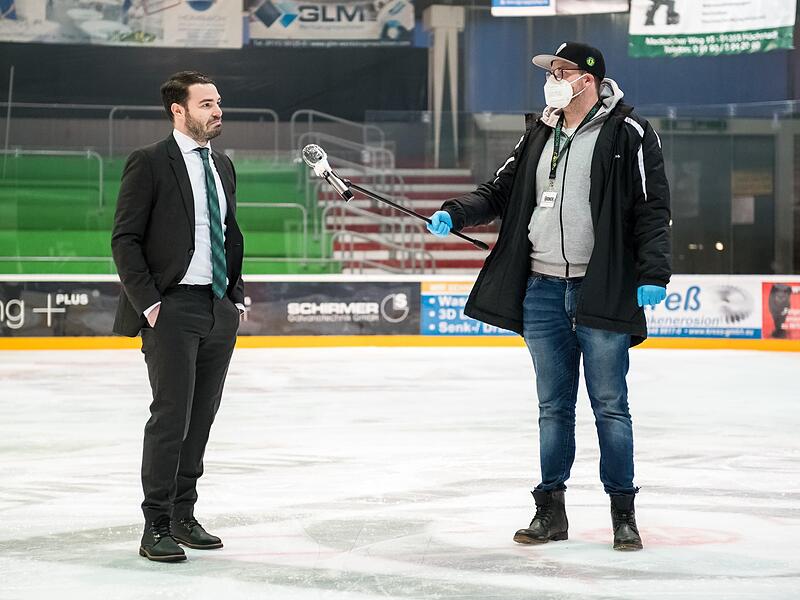 In der Corona-Zeit stand Daniel Tratz in der leeren "Gr&uuml;nen H&ouml;lle" Rede und Antwort. Der Teammanager h&ouml;rt nach insgesamt 16 Jahren beim H&ouml;chstadter EC auf.