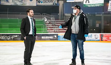 In der Corona-Zeit stand Daniel Tratz in der leeren "Gr&uuml;nen H&ouml;lle" Rede und Antwort. Der Teammanager h&ouml;rt nach insgesamt 16 Jahren beim H&ouml;chstadter EC auf.