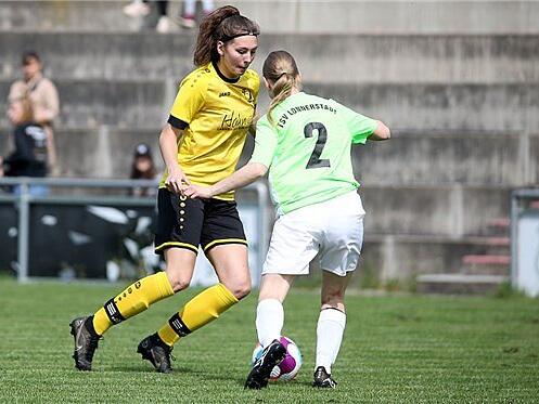 Neele Reisberger (li, hier noch im Trikot des SK Heuchling) trifft pro Partie im Schnitt doppelt.