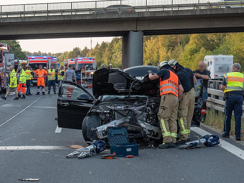 A73 bei Bamberg: Sieben Schwerverletzte bei Unfall A73 bei Bamberg: Sieben Schwerverletzte bei Unfall