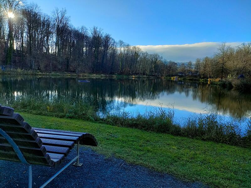 Sonnenbank am Schlossteich von Thurnau