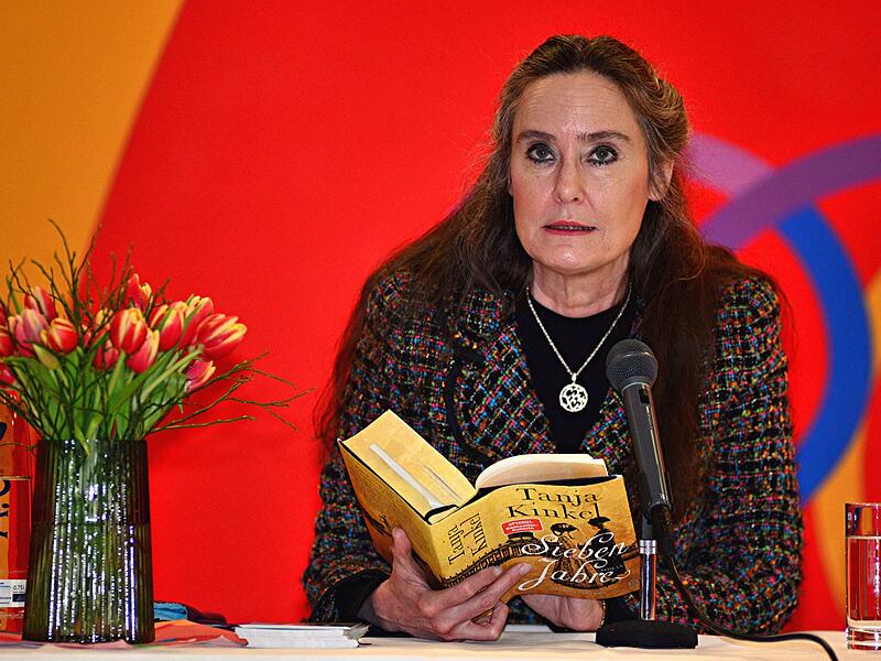 Tanja Kinkel las beim Bamberger Literaturfestival aus ihrem neuen RomanDer Bahnausbau in Bamberg