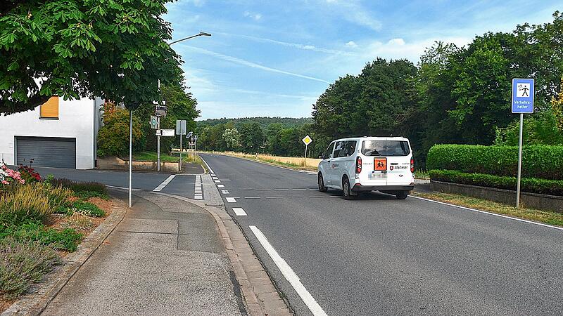 Die Staatsstraße 2191 war im Anschluss an die Ortssprecherwahl ein Anliegen der Einwohner, denn häufig werde hier zu schnell gefahren und das Verkehrsaufkommen nehme durch verschiedene Baustellen erheblich zu. Die Staatsstraße 2191 war im Anschluss an die Ortssprecherwahl ein Anliegen der Einwohner, denn häufig werde hier zu schnell gefahren und das Verkehrsaufkommen nehme durch verschiedene Baustellen erheblich zu.