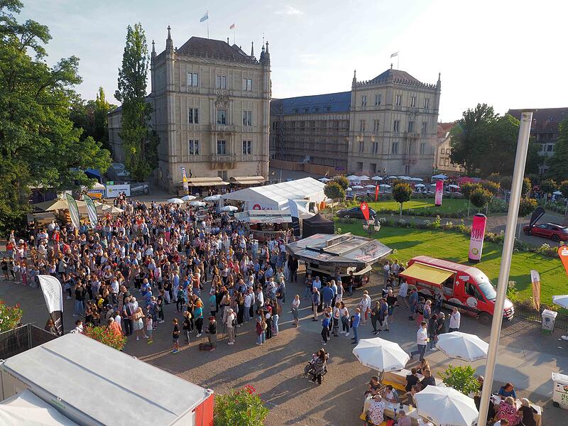 Stimmung beim Schlossplatzfest 2023 in Coburg