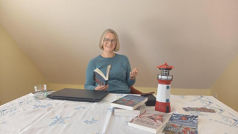 Isa Kurz-Richter hat sich auf den Weg in ein glückliches Leben gemacht. Dazu gehört vor allem: schreiben. Der Leuchtturm ist ein Symbol für ihre alte Heimat im hohen Norden.